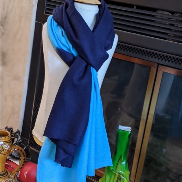 CASHMERE TWO TONE SCARF/WRAP - Picture 4 of 6